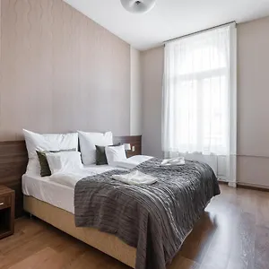 Hotel Elit Boutique Rooms- Location by bqa